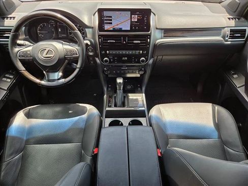 Used 2022 Lexus GX 460 Luxury w/ Off Road Package AWD/4WD image 18