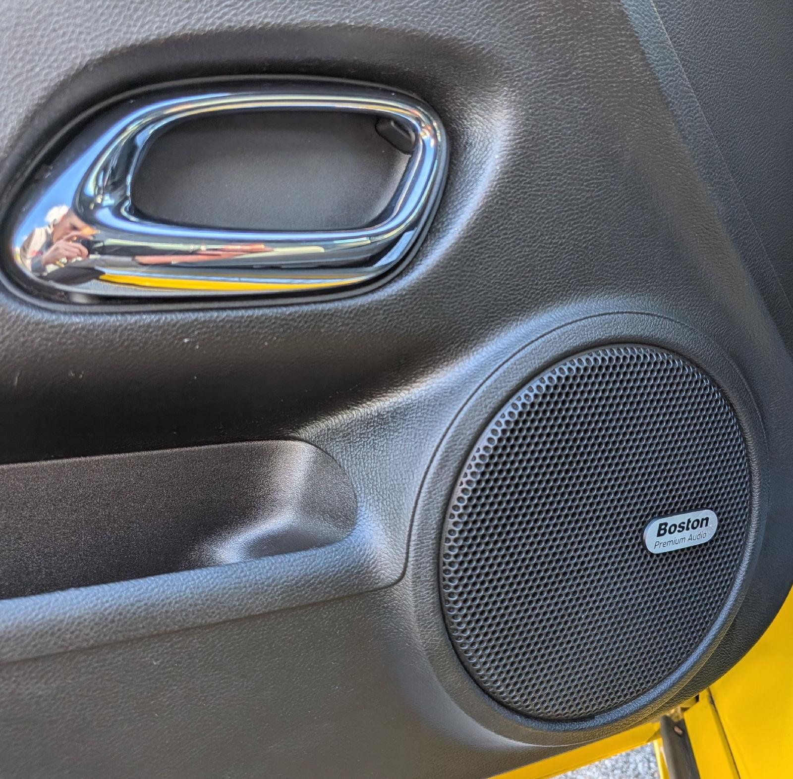 Used 2010 Chevrolet Camaro SS RWD image 15