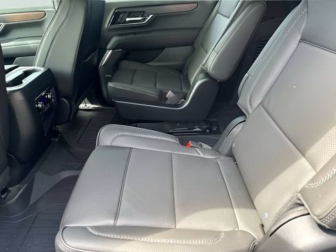 New 2026 GMC Yukon XL Denali w/ Sun & Power Step Package AWD/4WD image 22