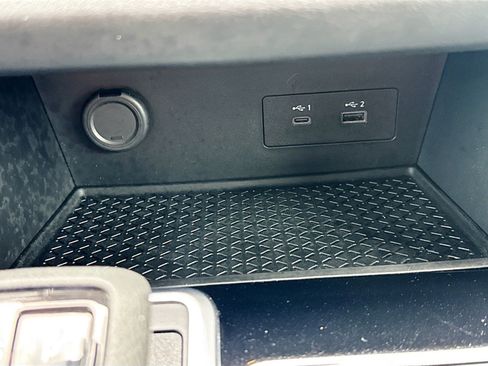 Used 2025 Nissan Pathfinder SV FWD image 17