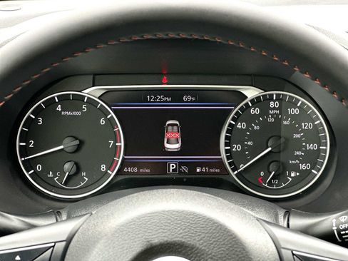 Used 2025 Nissan Sentra SR FWD image 19