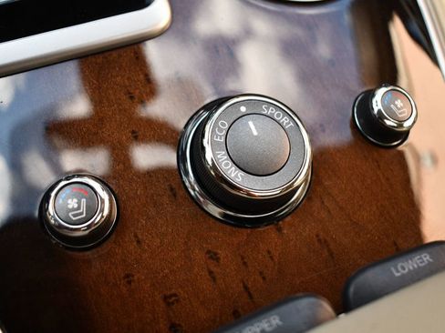 Used 2017 INFINITI QX60 Luxe w/ Deluxe Technology Package image 23