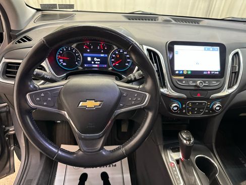 Used 2019 Chevrolet Equinox LT w/ Sun & Navigation Package image 3