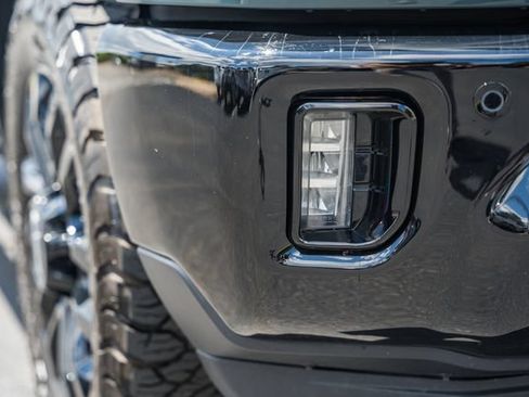 Used 2025 Chevrolet Silverado 2500 LTZ w/ LTZ Plus Package AWD/4WD image 15