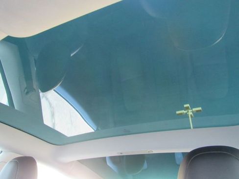 Used 2018 Tesla Model 3 Long Range image 7