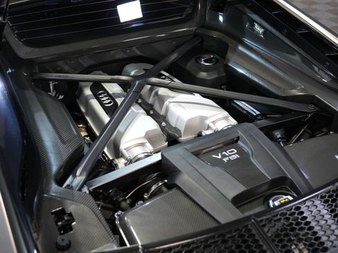 Used 2017 Audi R8 V10 plus image 45