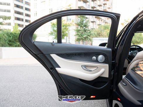 Used 2018 Mercedes-Benz E 400 4MATIC Sedan image 43