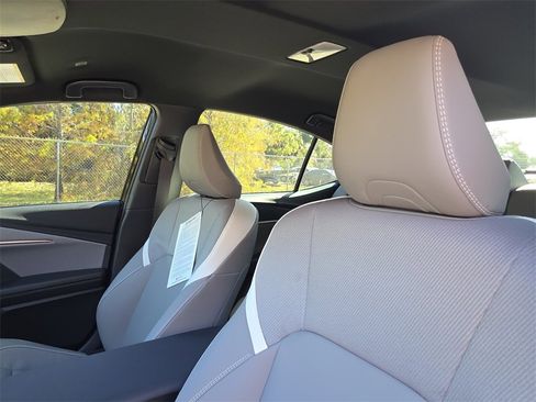 Used 2026 Toyota Camry SE image 23