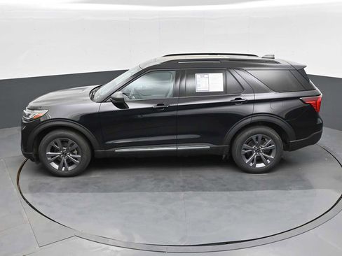 Used 2025 Ford Explorer Active w/ Active Comfort Package AWD/4WD image 16
