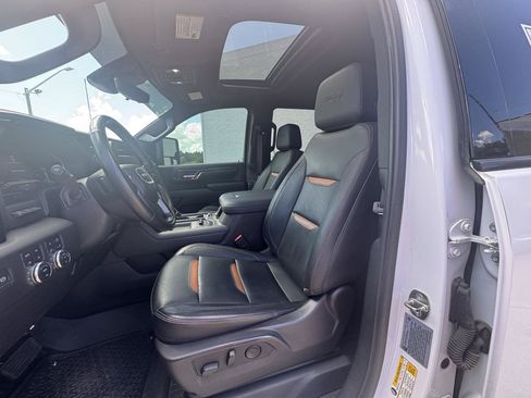Used 2024 GMC Sierra 2500 AT4 w/ AT4 Premium Plus Package AWD/4WD image 7