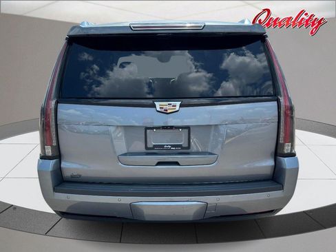Used 2020 Cadillac Escalade Premium Luxury w/ Escalade Sport Edition AWD/4WD image 4