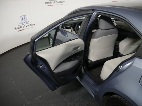 Used 2020 Toyota Corolla LE image 9