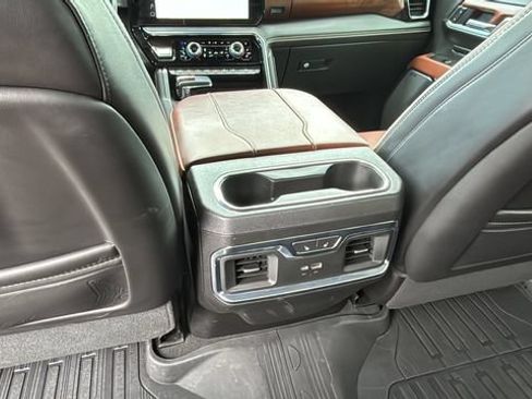 Used 2023 GMC Sierra 1500 Denali Ultimate AWD/4WD image 19