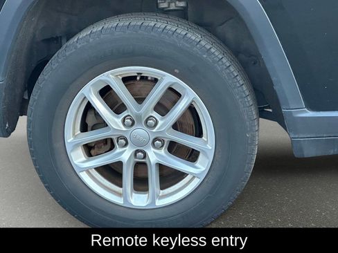 Used 2023 Jeep Grand Cherokee L Laredo w/ Luxury Tech Group I image 9