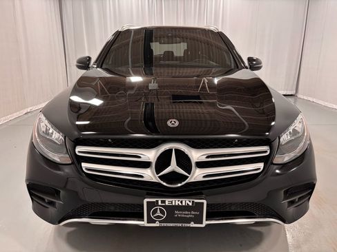 Used 2018 Mercedes-Benz GLC 300 4MATIC image 3