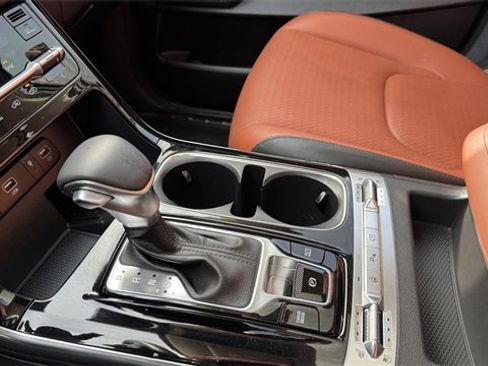 Used 2024 Kia Carnival SX Prestige image 31