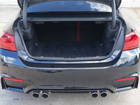 Used 2018 BMW M4 Coupe RWD image 10