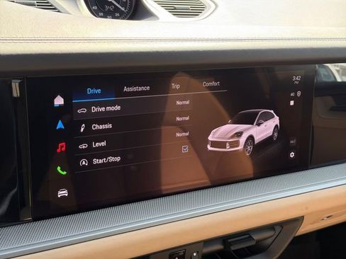 Used 2025 Porsche Cayenne Coupe AWD/4WD image 40