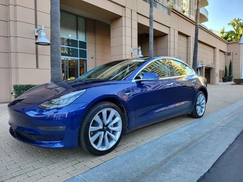 Used 2018 Tesla Model 3 Mid Range image 4