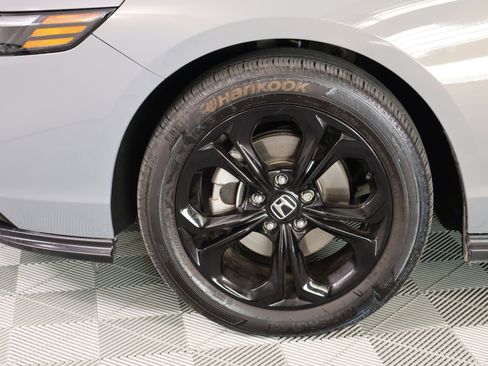 Used 2025 Honda Accord SE image 18