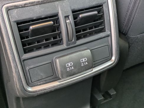 Used 2023 Subaru Forester Premium image 16