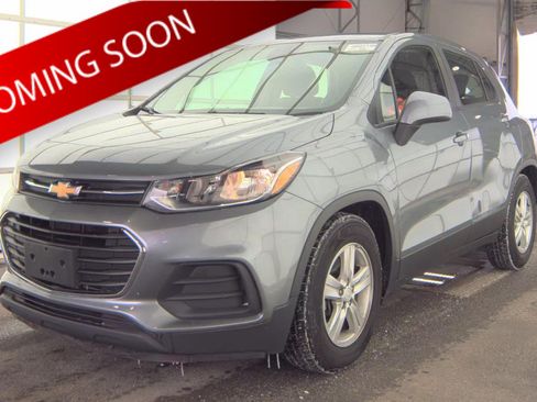 Used 2020 Chevrolet Trax LS FWD image 1