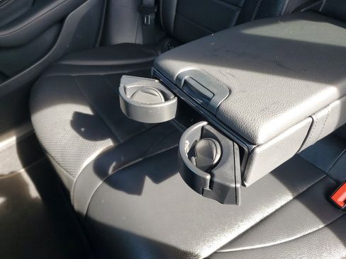 Used 2020 Mercedes-Benz GLC 300 4MATIC image 7