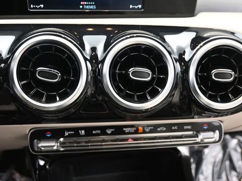 Used 2019 Mercedes-Benz A 220 image 9