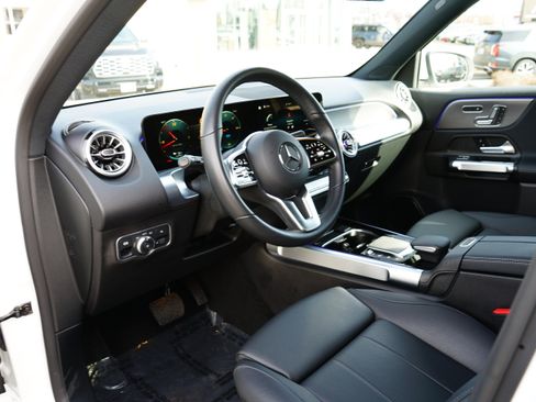 Used 2023 Mercedes-Benz EQB 300 4MATIC image 21