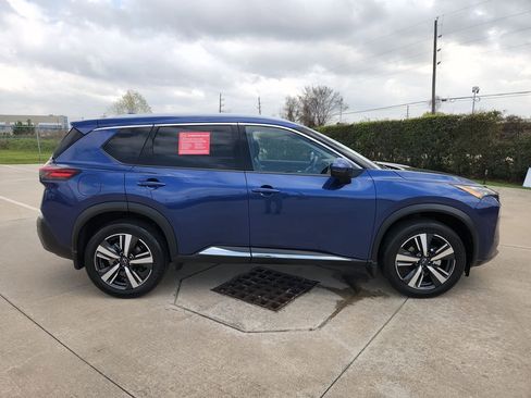 Used 2023 Nissan Rogue SL image 4