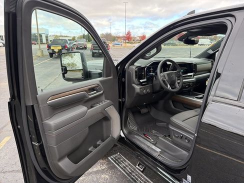 New 2026 Chevrolet Silverado 3500 High Country w/ Midnight Edition image 9