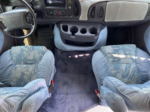 Used 2000 Dodge B3500 RWD image 17