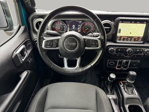 Used 2020 Jeep Wrangler Unlimited Sahara w/ Uconnect 4C Nav & Sound Group AWD/4WD image 18