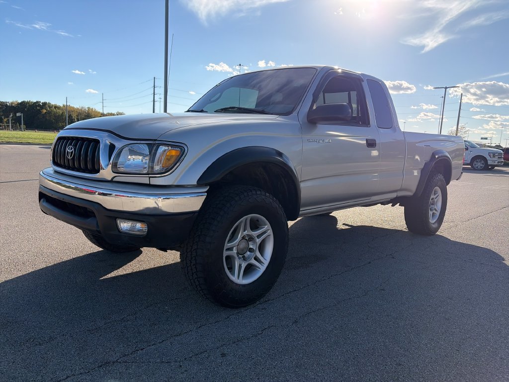 Used 2003 Toyota Tacoma 4x4 Xtracab w/ SR5 Pkg image 3