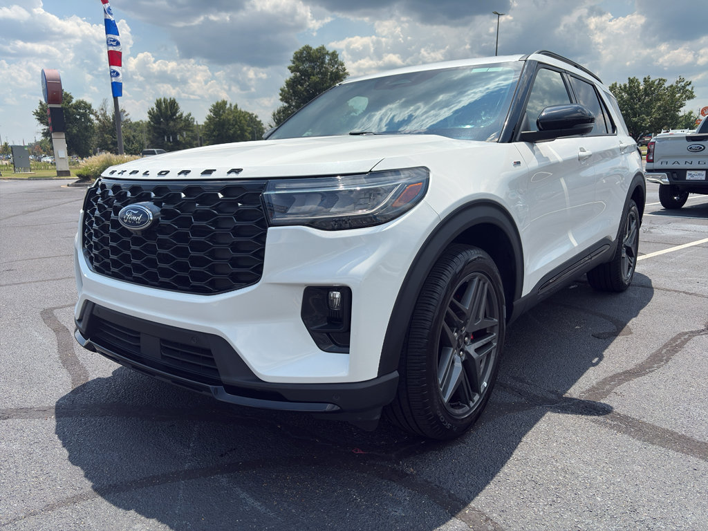 Certified 2025 Ford Explorer ST-Line w/ ST-Line Street Pack AWD/4WD image 1