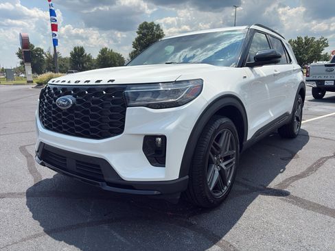 Certified 2025 Ford Explorer ST-Line w/ ST-Line Street Pack AWD/4WD image 1