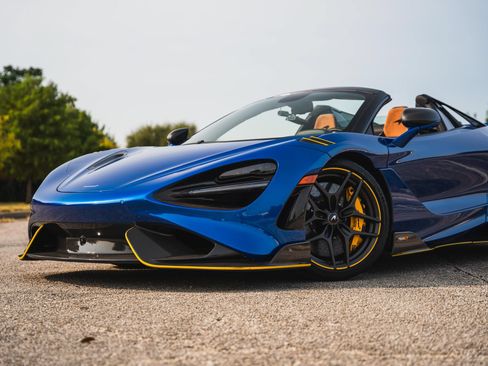 Used 2022 McLaren 765LT RWD image 4