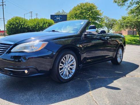 Used 2011 Chrysler 200 Limited FWD image 3