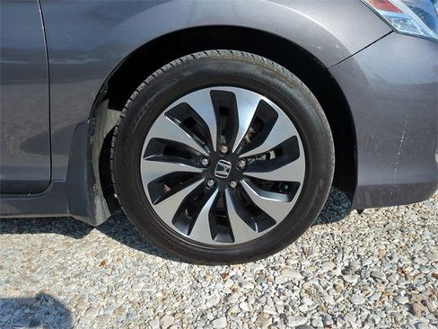 Used 2017 Honda Accord Touring image 11