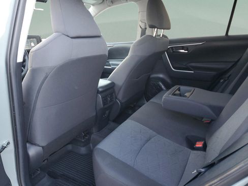 Used 2020 Toyota RAV4 XLE image 7