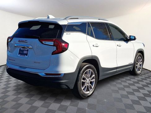 Used 2024 GMC Terrain SLT image 6