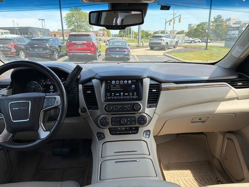 Used 2017 GMC Yukon Denali w/ Open Road Package AWD/4WD image 15