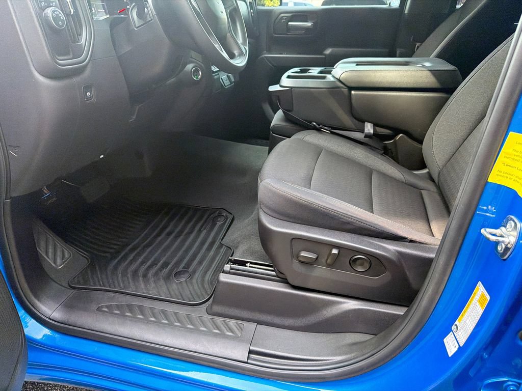 Used 2025 Chevrolet Silverado 1500 Custom RWD image 9