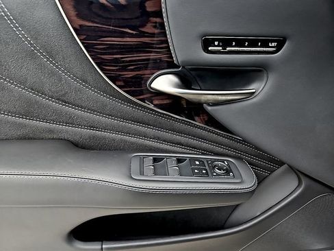 Used 2022 Lexus LS 500 image 14