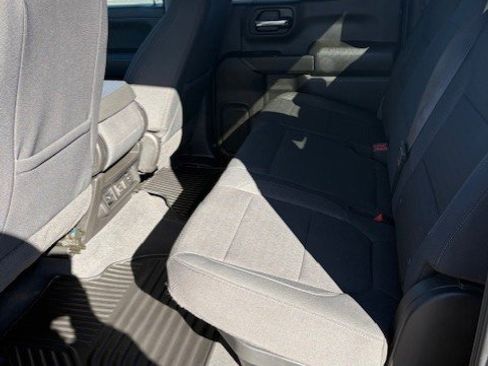 Used 2022 Chevrolet Silverado 1500 LT w/ Z71 Off-Road Package image 14