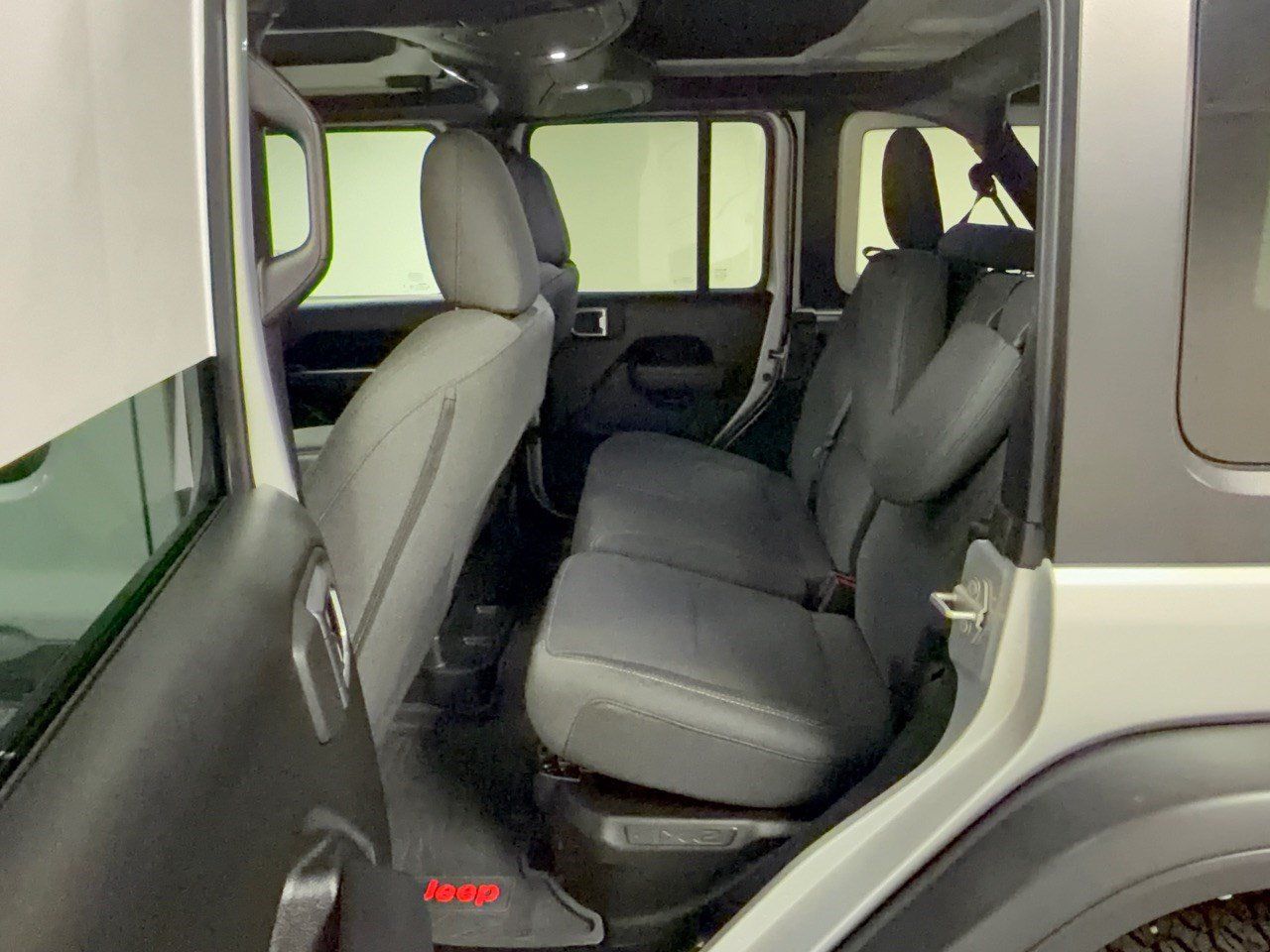 Used 2024 Jeep Wrangler Unlimited AWD/4WD image 25