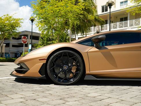 Used 2020 Lamborghini Aventador SVJ image 13