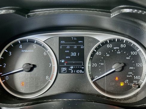 Used 2025 Nissan Versa S w/ Trunk Package FWD image 18