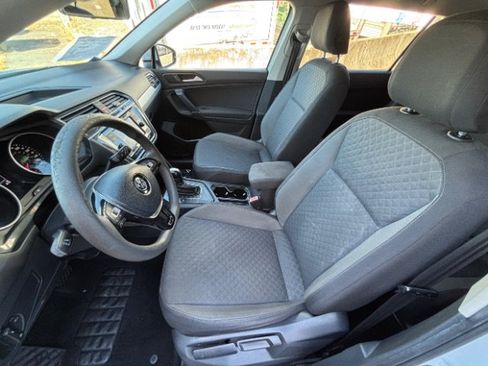 Used 2018 Volkswagen Tiguan S FWD image 9