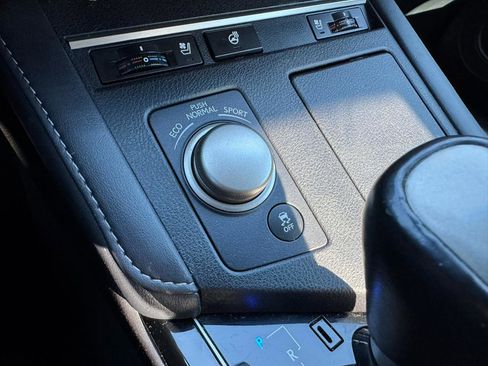 Used 2017 Lexus ES 350 w/ Navigation System Package image 24